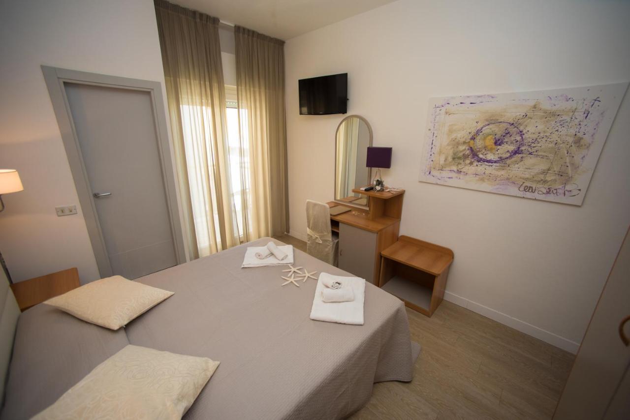 Hotel Ermeti B&B Brunch Riccione Exterior foto
