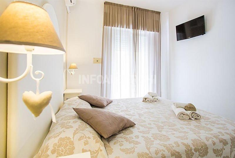 Hotel Ermeti B&B Brunch Riccione Exterior foto