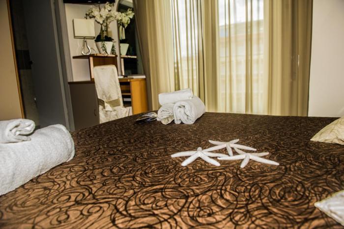 Hotel Ermeti B&B Brunch Riccione Exterior foto