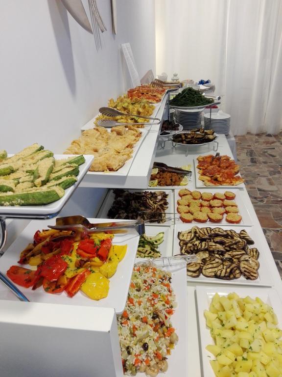 Hotel Ermeti B&B Brunch Riccione Exterior foto