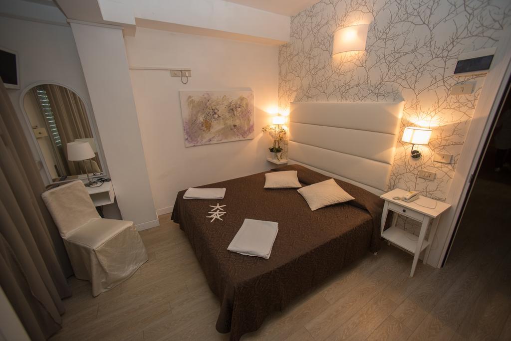 Hotel Ermeti B&B Brunch Riccione Exterior foto