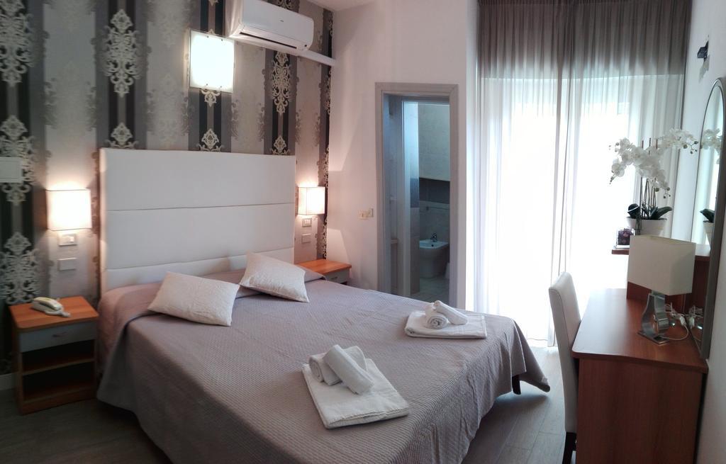 Hotel Ermeti B&B Brunch Riccione Exterior foto