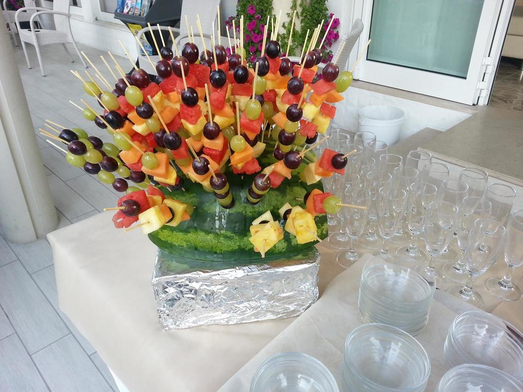 Hotel Ermeti B&B Brunch Riccione Exterior foto